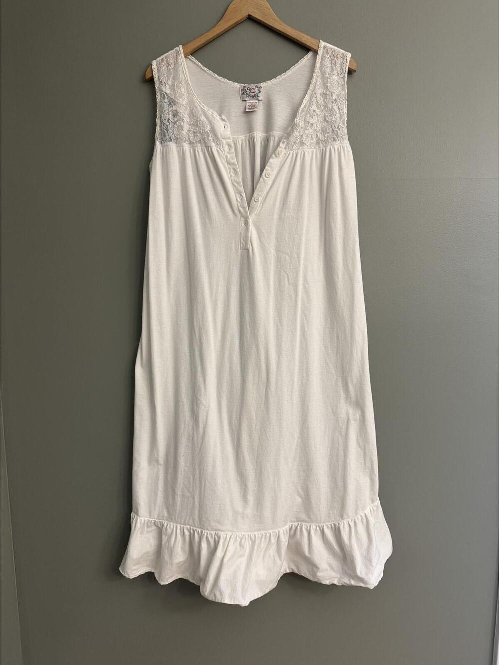 Vintage Claire’s Rose 100% Cotton Nightgown 🤍